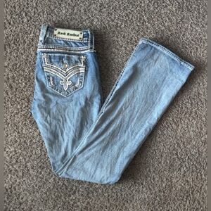 Rock Revival, Donna Boot